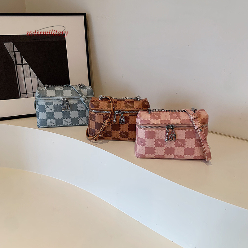 Swissmilitary New color blocking checkered for summer women 2024 small square high-end single shoulder crossbody bag, fashionable chain women's b