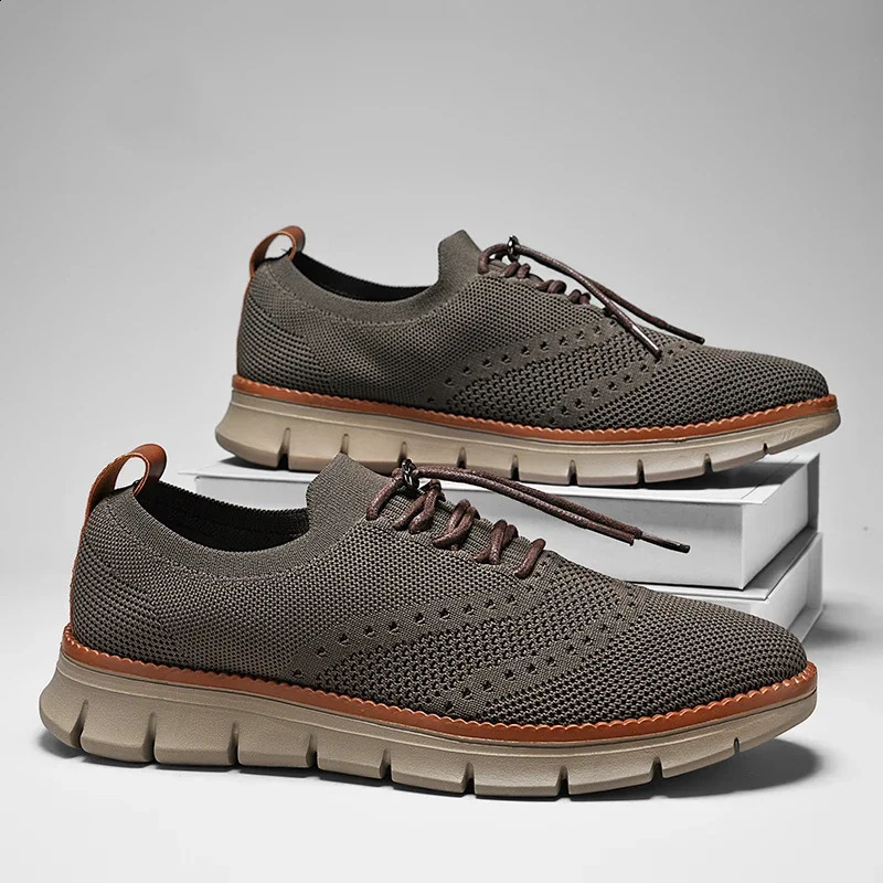 Mens canvas shoes with soft soles casual breathable and comfortable sliding sleeves mens cloth shoes Oxford sneakers 240827 ww