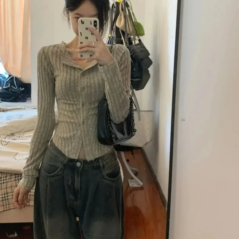 Knitted long sleeved polo neck womens T-shirt for autumn and winter fashionable and elegant clothing for sale womens T-shirt 240827