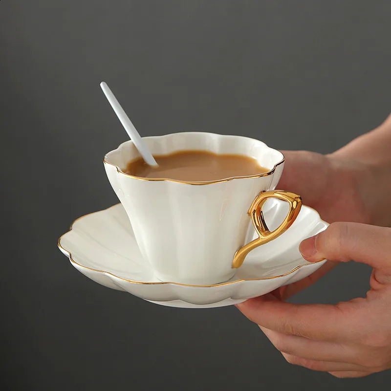 Ceramic Elegant Flower Bone Chinese Coffee Cup with Sauce Set White Porcelain Phnom Penh Office Teacup Home Coffee Espresso 240827