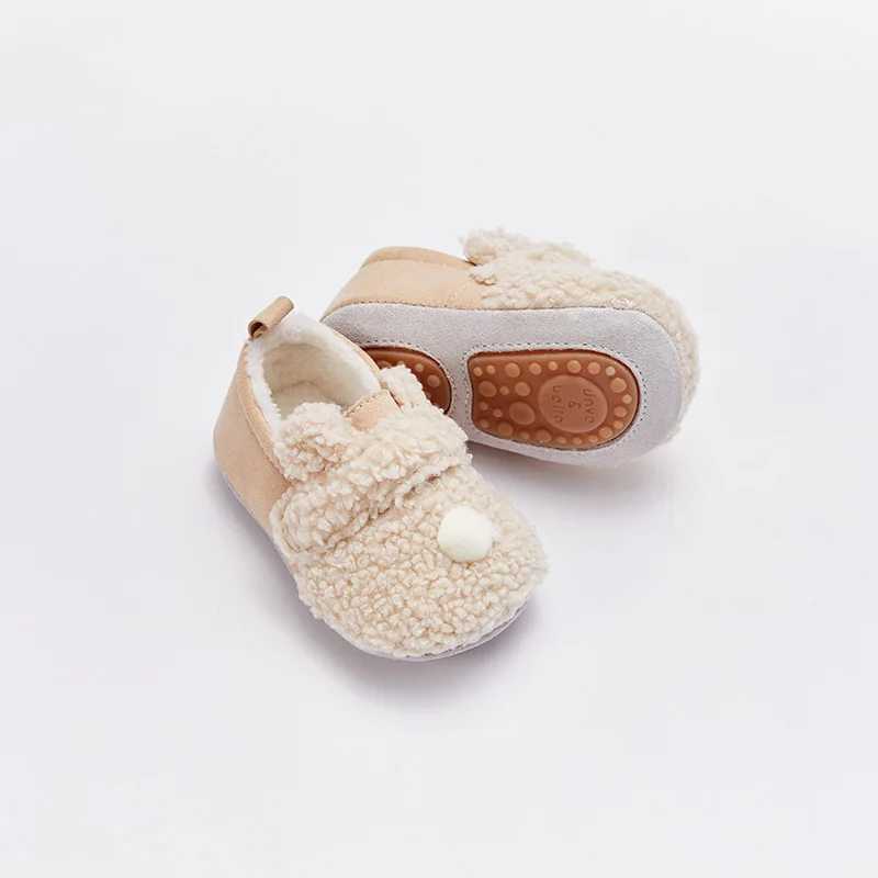 Winter Boys Fashion Cartoon First Step Walker Newborn Boys Shoes M240827