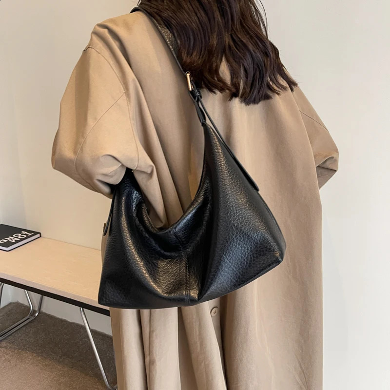 LEFTSIDE Fashion Womens Simple Big Leather Shoulder Bag Ladies Handbags and Purses 2023 Y2K Retro Highcapacity Hobo 240826