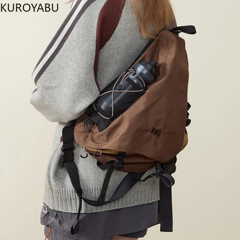 Chic Large Capacity Women Chest Pack Casual Hip Hop Travel Unisex Crossbody Bag High Quality Nylon Y2k Shoulder Bag Bolsos Mujer 240827