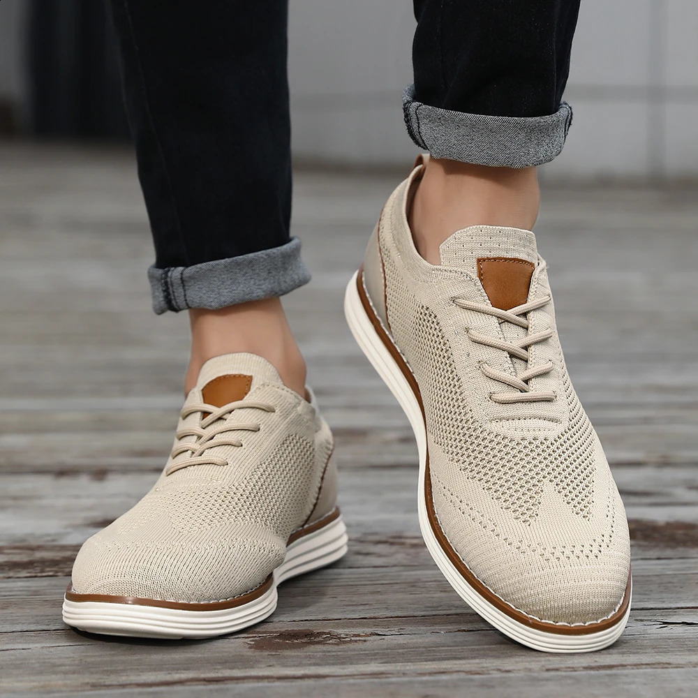 Mens lightweight and breathable casual shoes 240827