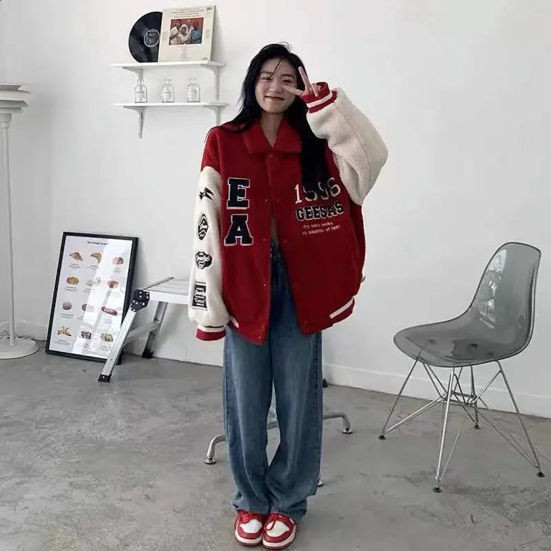 Lamb Plush Baseball Uniform Autumn And Winter Wild Korean Loose And Fluffy BF Wind Jacket Womens Short Jacket Trend 240827