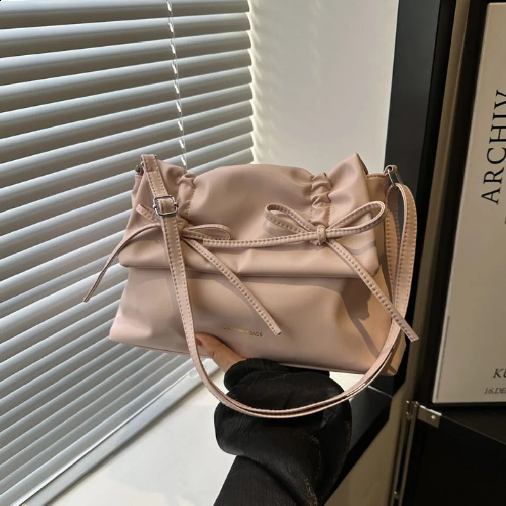 Trendy Bow Shoulder Bag Handbag Casual Messenger Bag Underarm Bag Daily Commuting Bag PU Business Womens Bag 240827