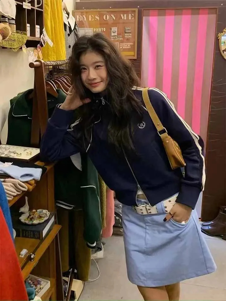 Cropped Track Jacket Women Loose Zipper Short Varsity Jackets Female Korean Style Streetwear Stripe Embroidery Coat Casual 240827