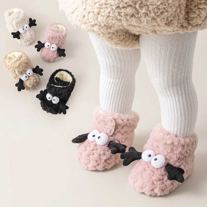 Baby winter shoes for girls boys newborns baby crib casual baby plush fluffy barefoot walking shoes childrens boots toddler supplies M240827