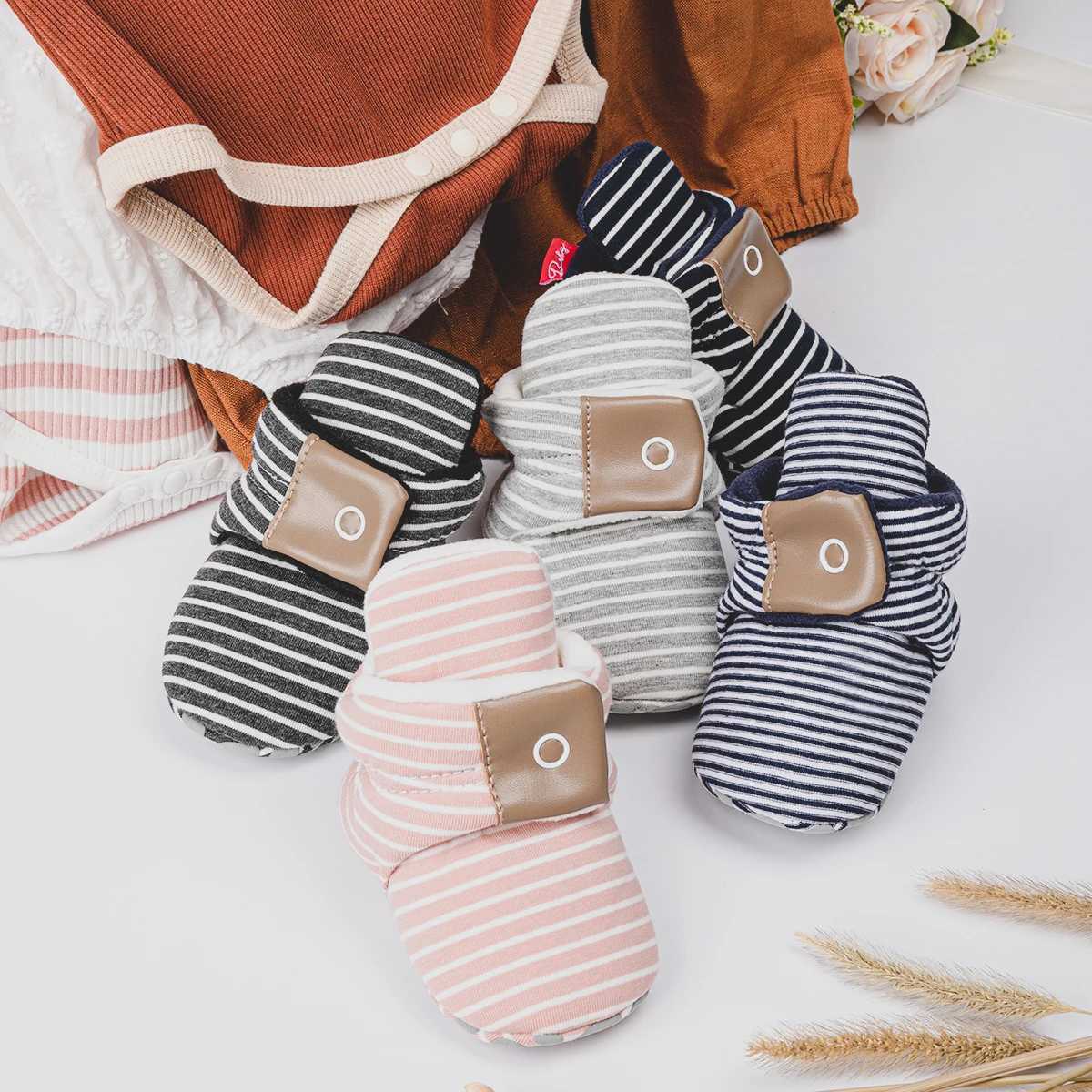 KIDSUN Freshman Socks Shoes Winter Warm Fluffy Soft Preschool Shoes First Step Walker Non slip Cotton Snow Boots Neutral Baby Bed Shoes M240827