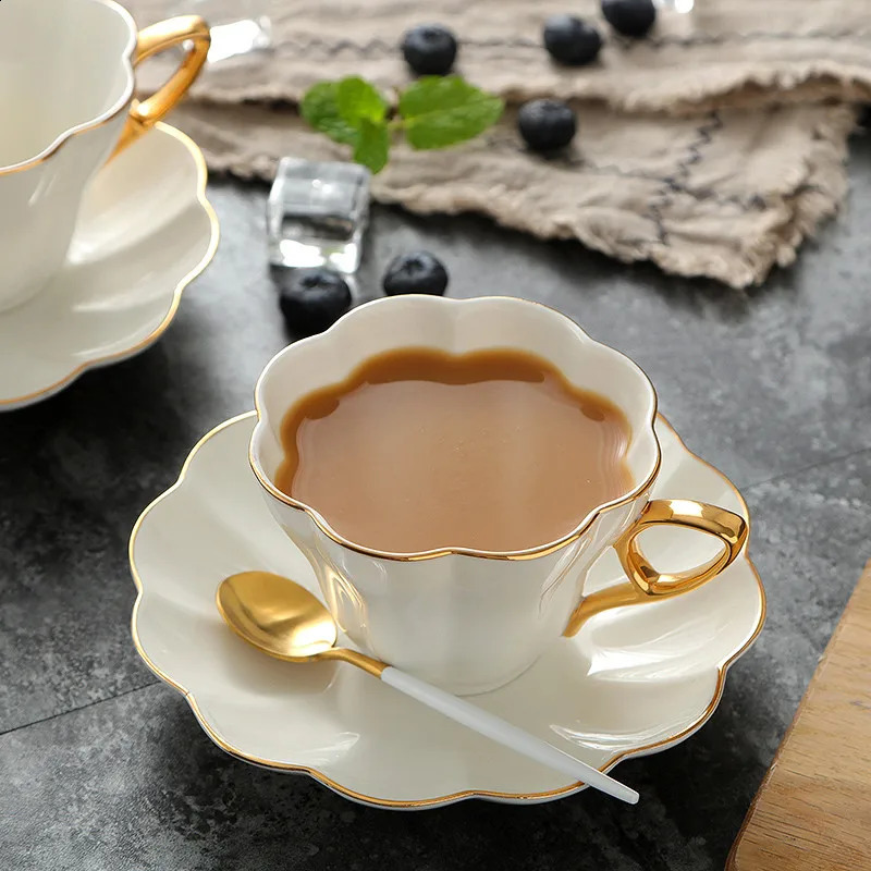 Ceramic Elegant Flower Bone Chinese Coffee Cup with Sauce Set White Porcelain Phnom Penh Office Teacup Home Coffee Espresso 240827