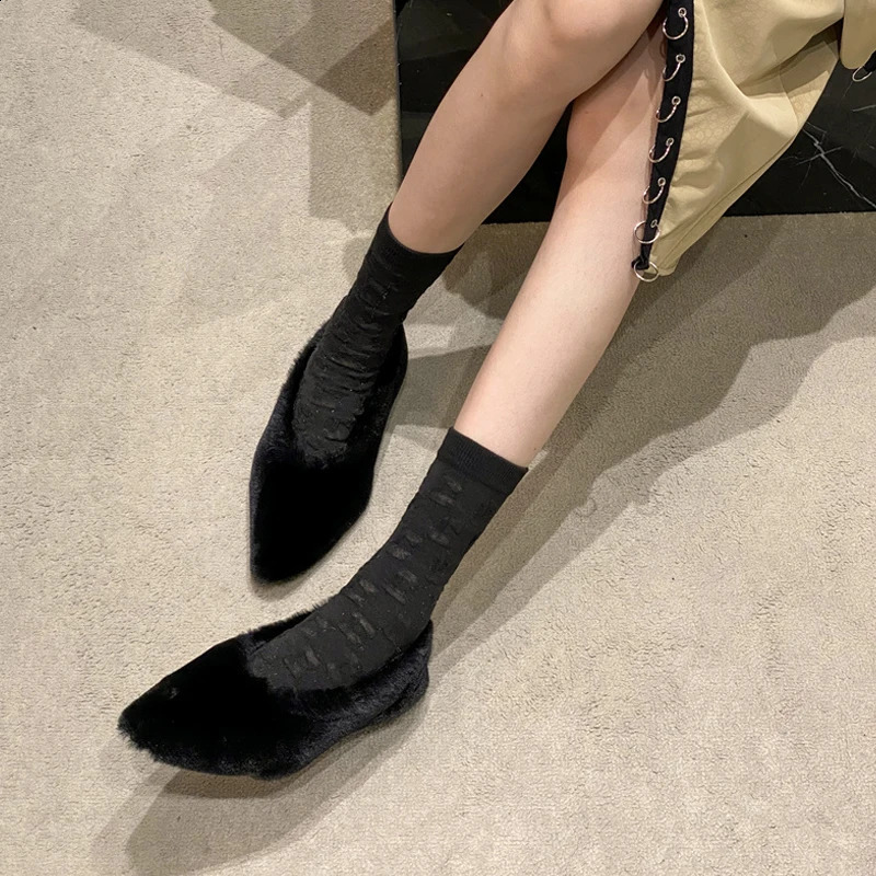Fashion Pointed Toe fur ballet flat bottomed womens winter warm plush shallow load womens compact fur high-heeled dress shoes Zapatos MUJI 240827
