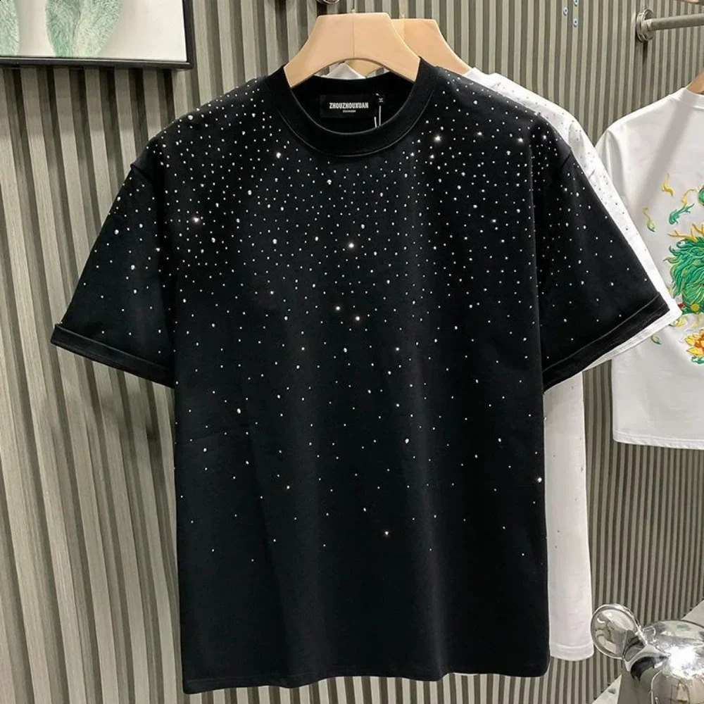 Summer mens clothing summer rhinestone rivet Tshirt round neck casual Korean version short sleeved 240827