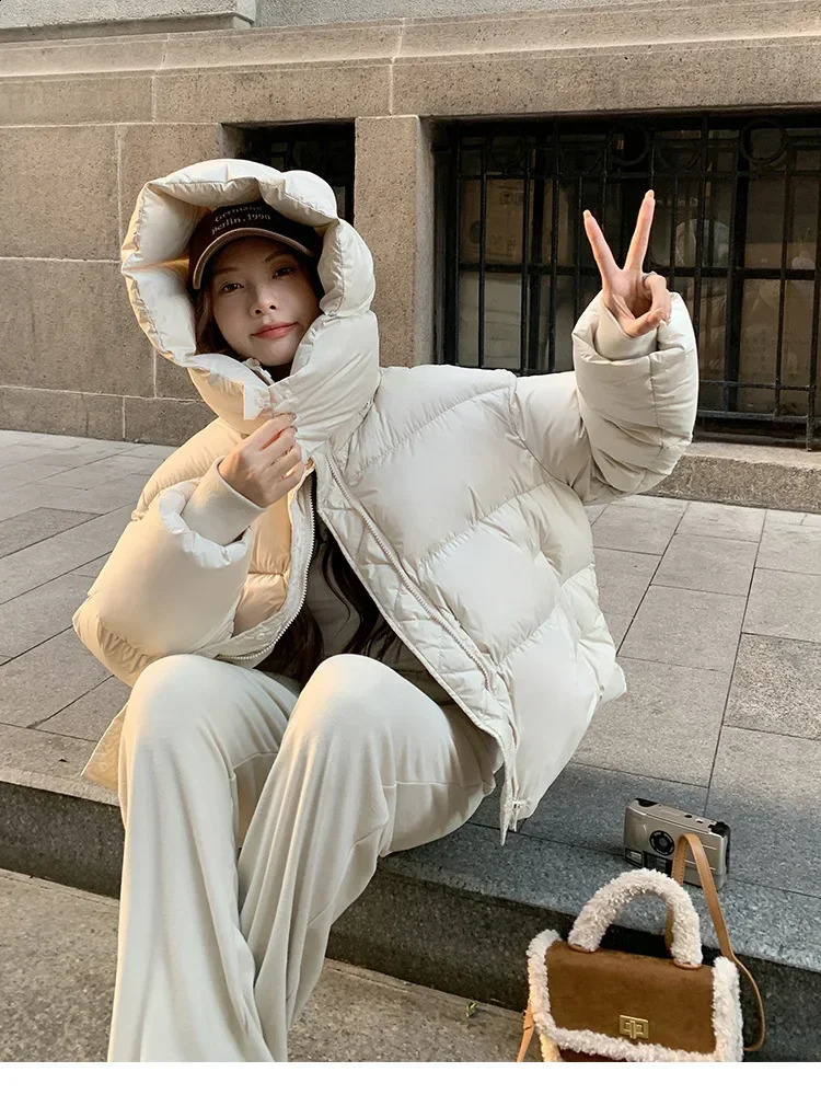 Womens jacket high-end womens 2024 winter fashion hood thick puff bread jacket 240827