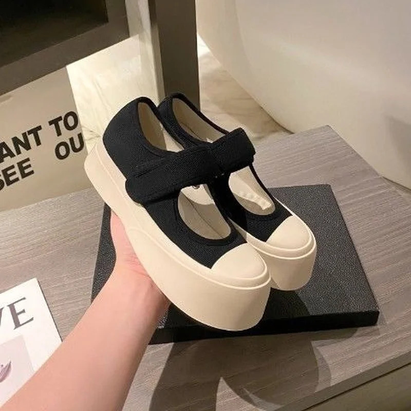 French womens shoes hook and loop casual platform fashionable comfortable simple hundred style daily girl Mary Jane retro shoes 240827