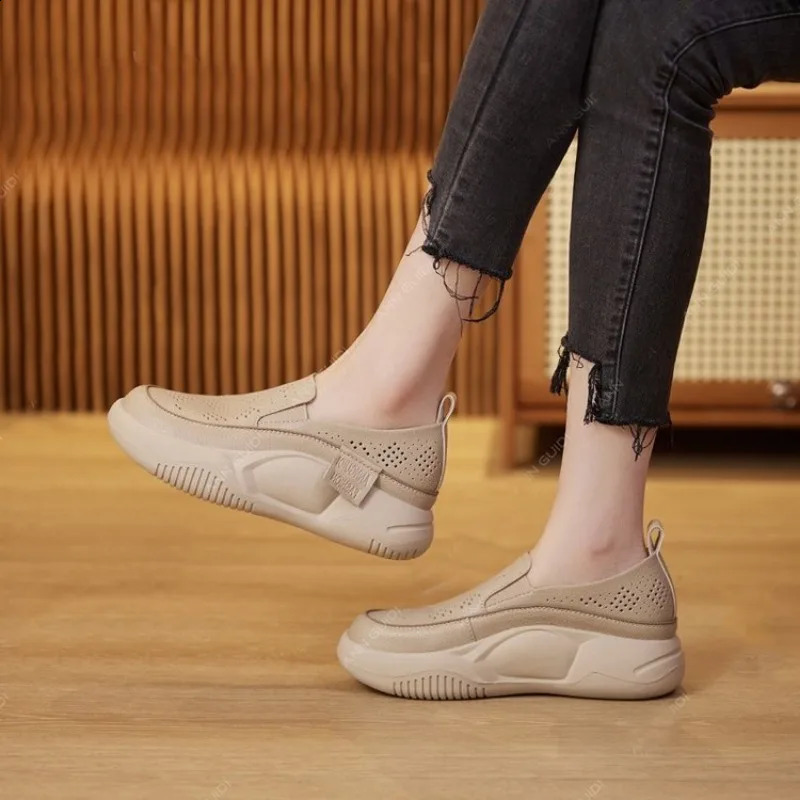 Womens platform shoes casual skate shoes fashionable Loafers womens sports shoes Chaussure soft soled womens Loafers D254 240827
