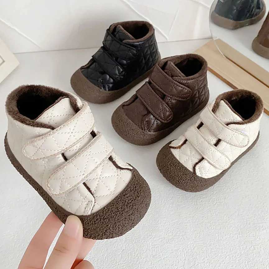 Winter cotton childrens shoes baby PU leather thick plush first step lightweight anti slip baby shoes M240827