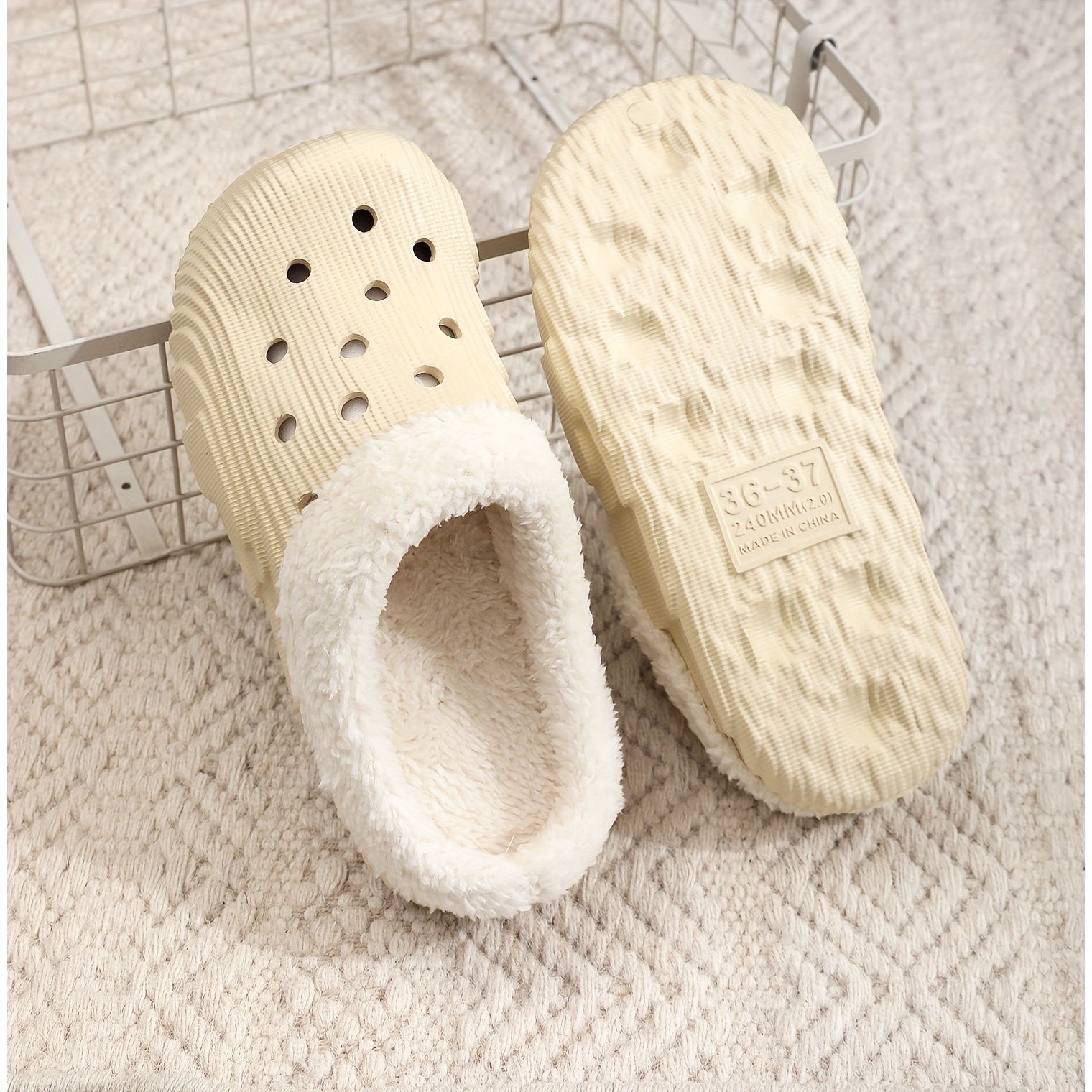 Cozy Winter Plush Lined Croc Slippers - Super Soft EVA Insole, Solid Color, Non-Slip EVA Sole, Casual Slip-On Style, Suitable for Indoor and Outdoor U