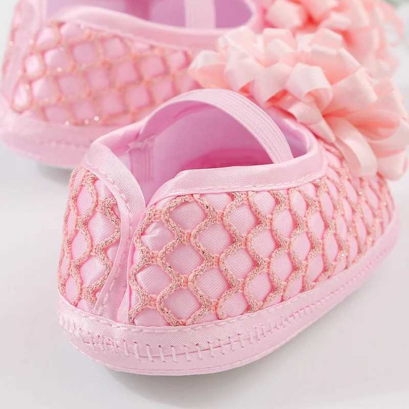 Baby womens shoes princess fashion ribbon flower baby soft sole first walker 0-1 year old baby Christmas shoes M240827