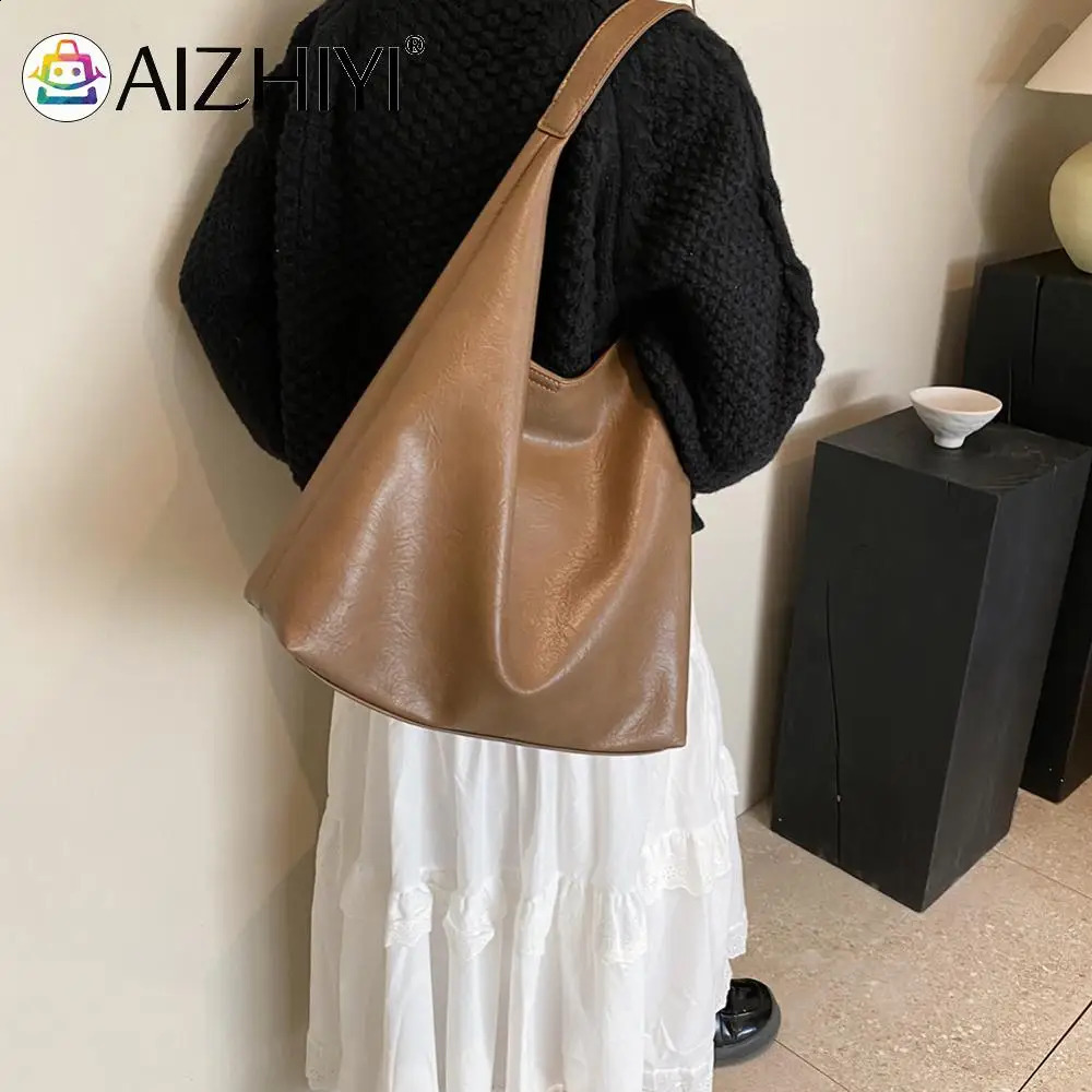 Retro Shoulder Bag with Purse PU Leather Trendy Underarm Bag with Hasp Closure Fashion Handbag Crossbody Bag for Women and 240827