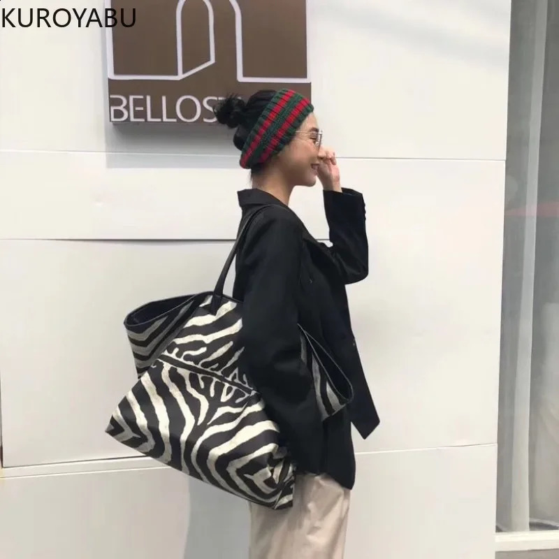 Fashion Women Shoulder Bag Zebra Stripes Tote Handbags Large Capacity Y2k Bag Female Travel Shopping Bags Bolsas Para Mujeres 240827