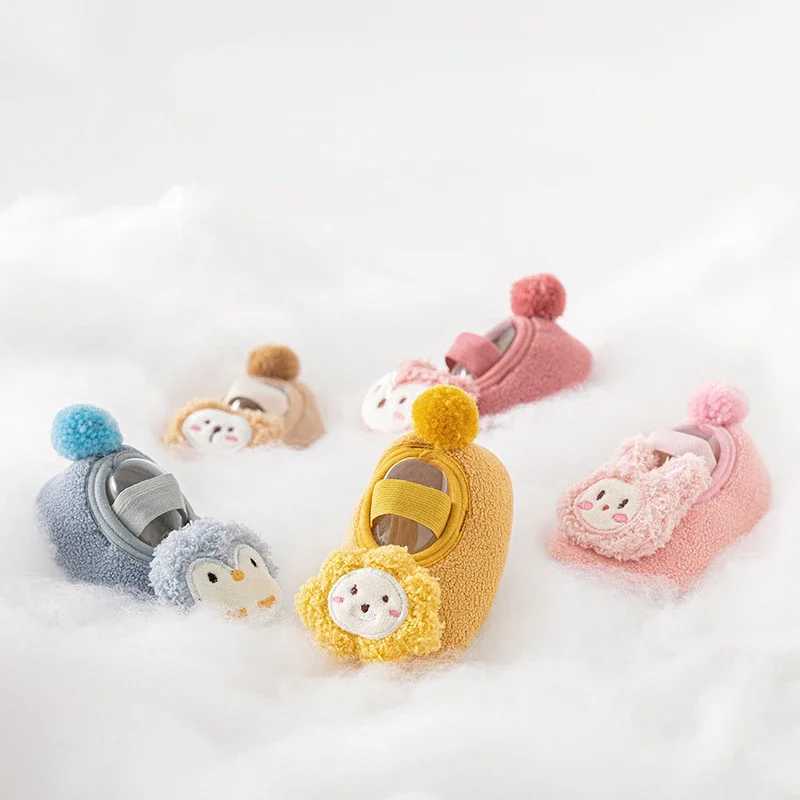 Cute baby sliders for young children boys and girls knitted baby shoes warm and cute cartoon anti slip pre traveler baby sliders M240827