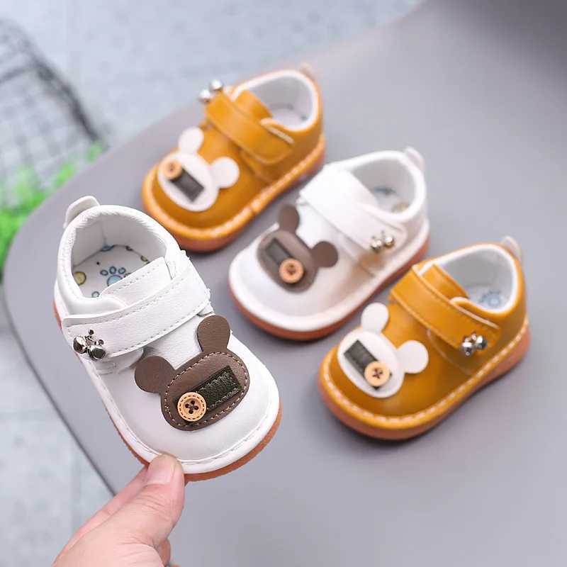 Baby shoes with classic striped leather for boys and girls multi colored rubber soles for toddlers anti slip first step baby Moccasins M240827