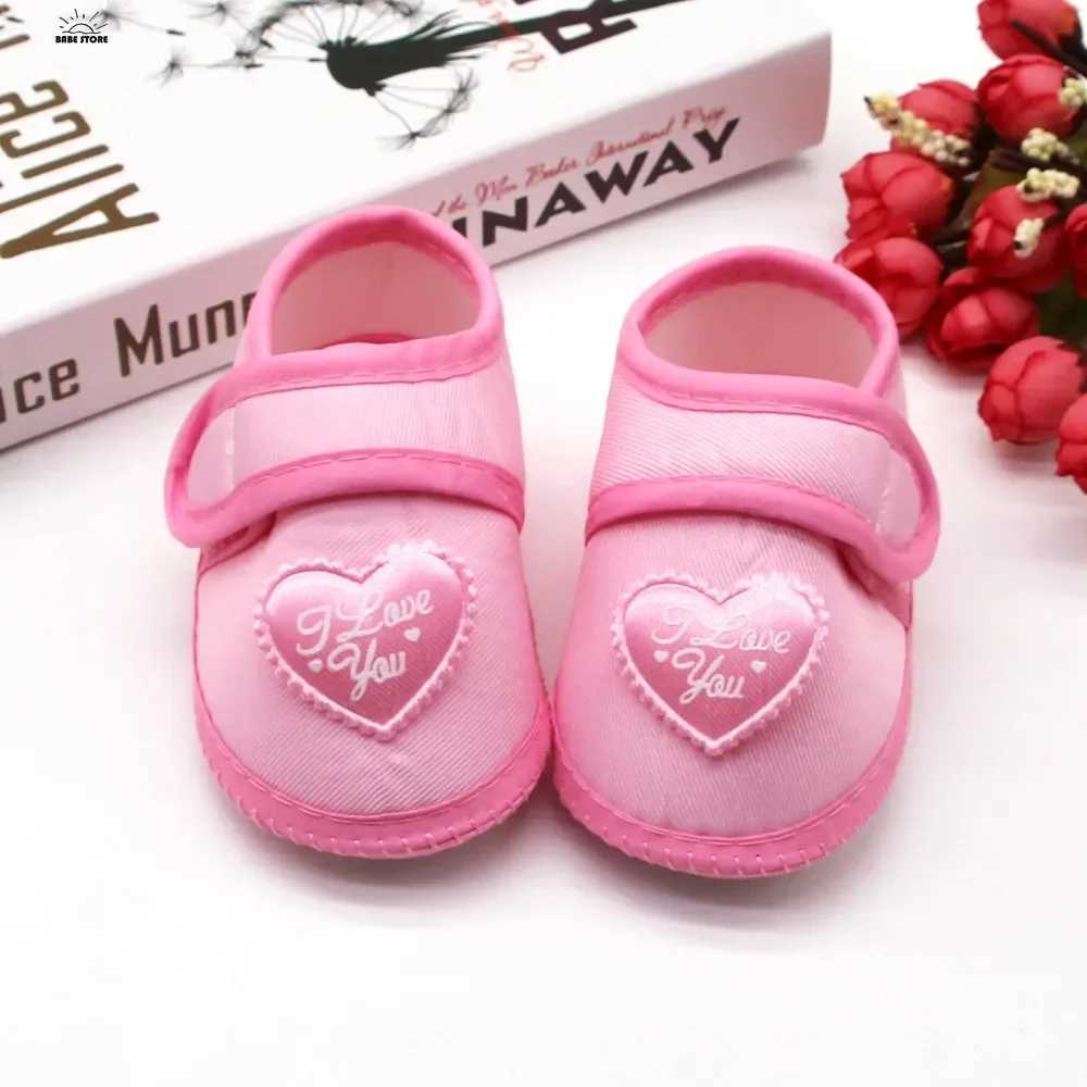 1 pair of spring autumn babys first walking baby girl boy anti slip shoes heart-shaped newborn anti slip shoes 0-18 months old M240827