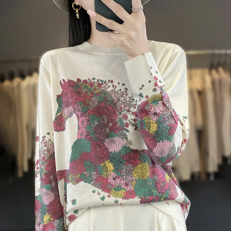 Autumn and Winter Knitted Wool Mulberry Silk Printed Round Neck Sweater Fashion Clown Loose Bottom 240827