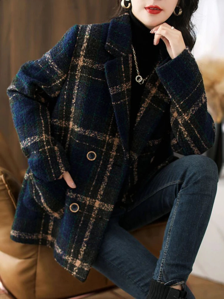 Retro womens winter coat with collar and double chest fashion jacket checkered patchwork wool 240826