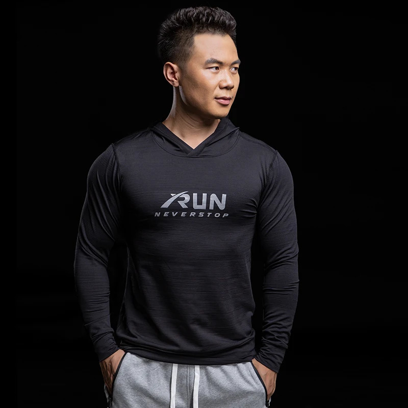 Gym mens Tshirt long sleeved slim fit top elastic sports fitness autumn and winter comfortable breathable quick drying hoodie 240827