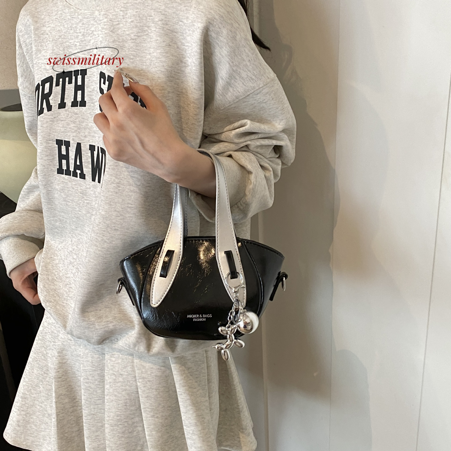Swissmilitary Fashionable hand-held single shoulder diagonal cross small handbag, 2024 summer new style contrasting color western-style work commuting