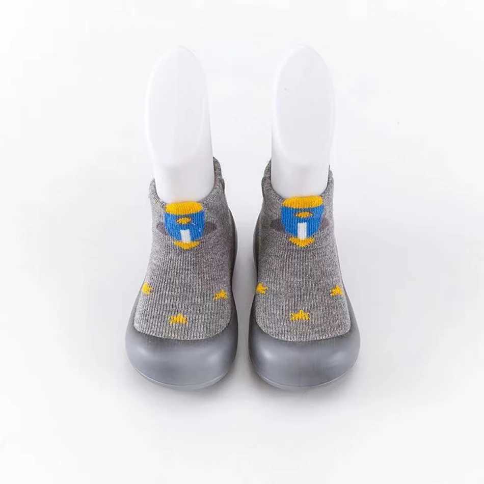 Baby shoes cute and comfortable baby soft soled socks anti slip newborn shoes for indoor use safe for all seasons the first step for pedestrians M2408