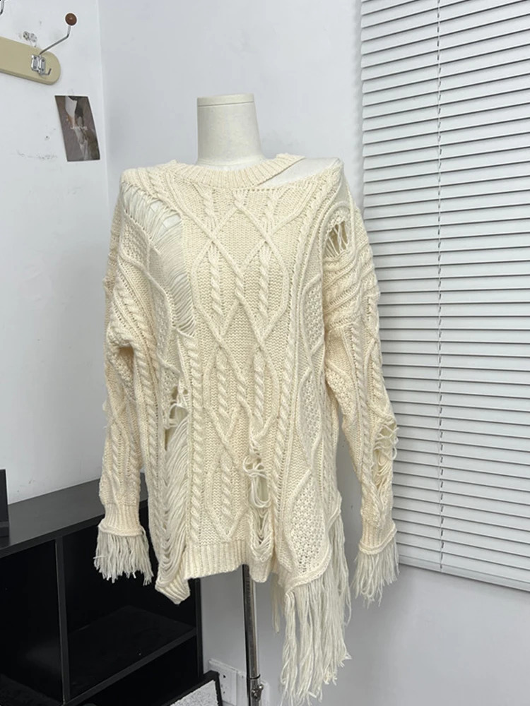 Autumn and winter womens retro gothic long sleeved Baddie style skydiving Harajuku sweater hole tassel shirt oversized Y2K streetwear 240826