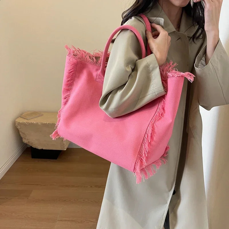 High Quality Solid Canvas Womens Shoulder Bag Large Capacity Casual Versatile Youth Tassel Tote Bag Bolsa 240827