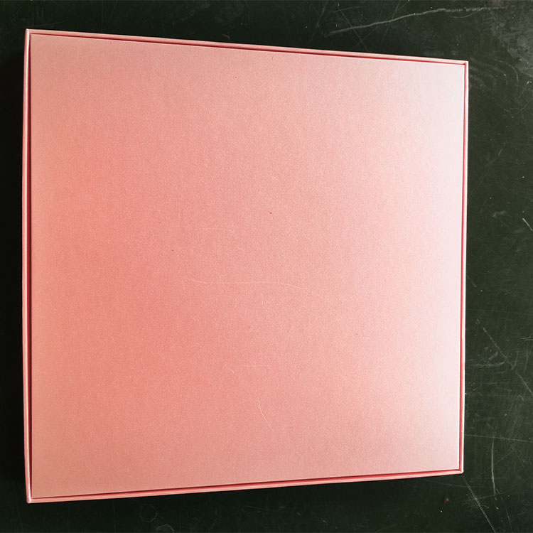 Fine Craftsmanship Top-Bottom Clasp Gift Boxes Ideal for Special Occasions