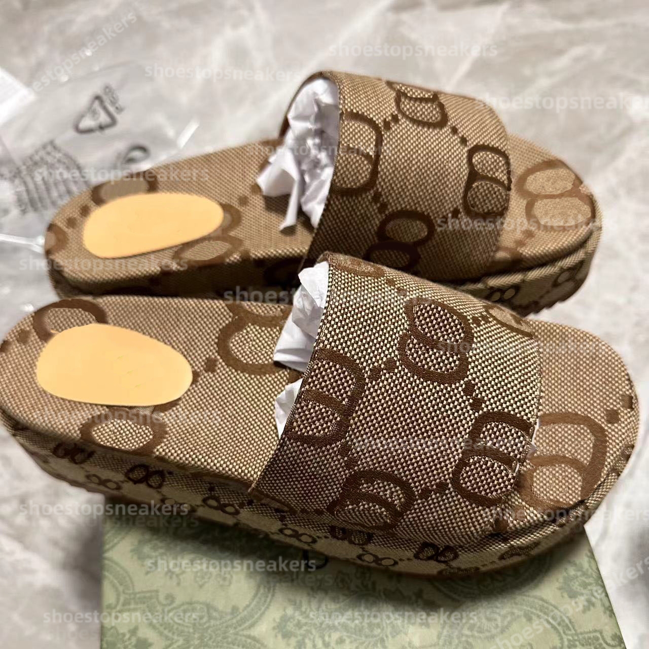 Classic Designer Womens Sandals Mens Slippers 2024 Summer Slide Flip Flops Luxury Flat Thick Bottom Embroidered Printed Jelly Rubber Leather Women Dress Shoes.