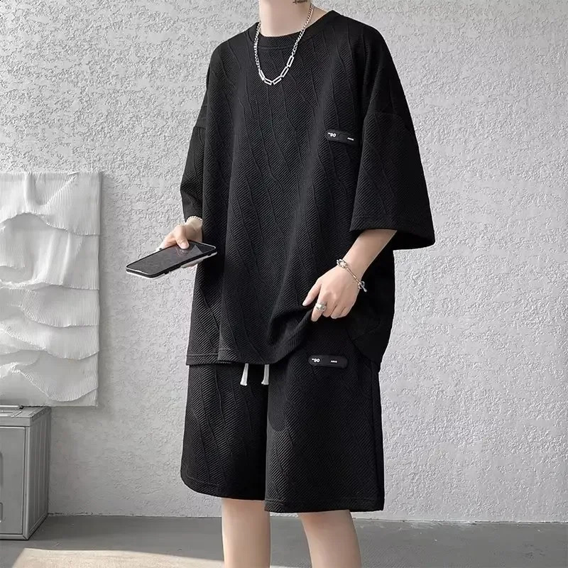 Fashionable casual mens short sleeved summer style fully matched with cool mens fashion trends 240827