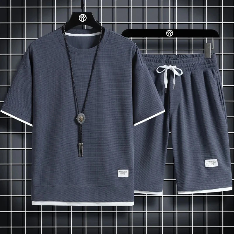 Football sports suit mens breathable running fitness 2piece set waffle comprehensive training Tshirt and shorts big 5XL 240827