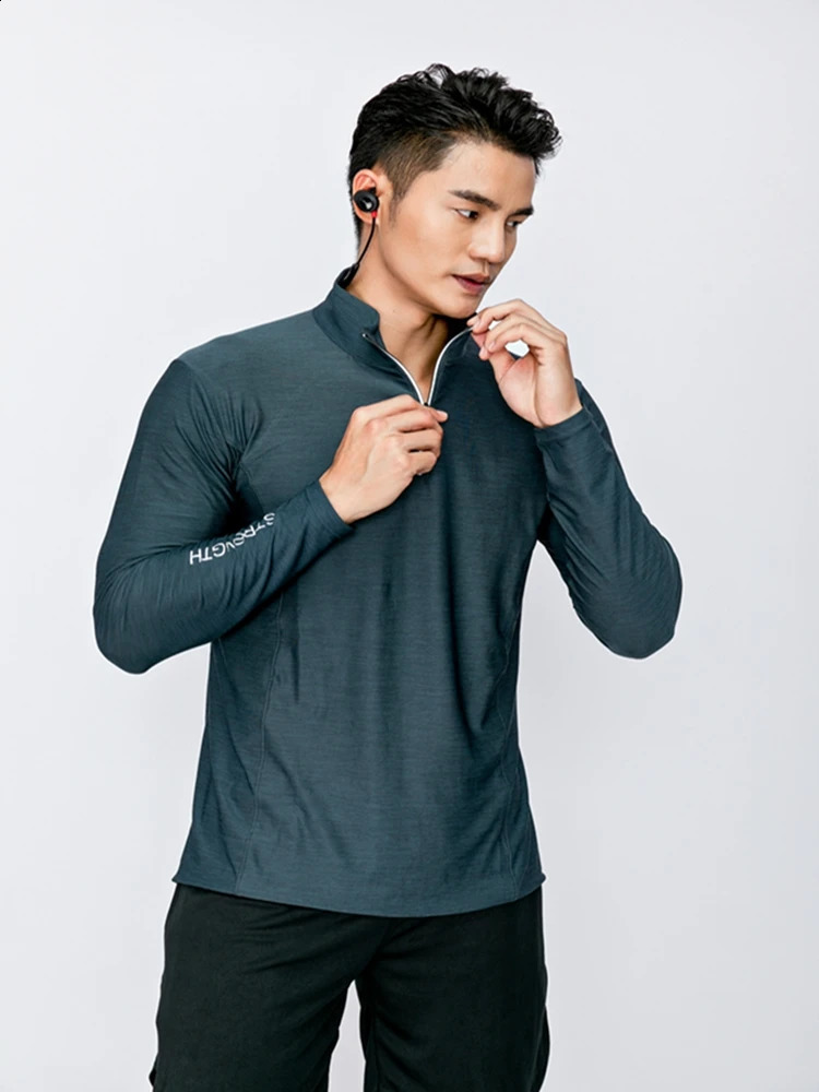 mens long sleeved Tshirt for sports running quick drying breathable training half zipper gym slimming sportswear 240827