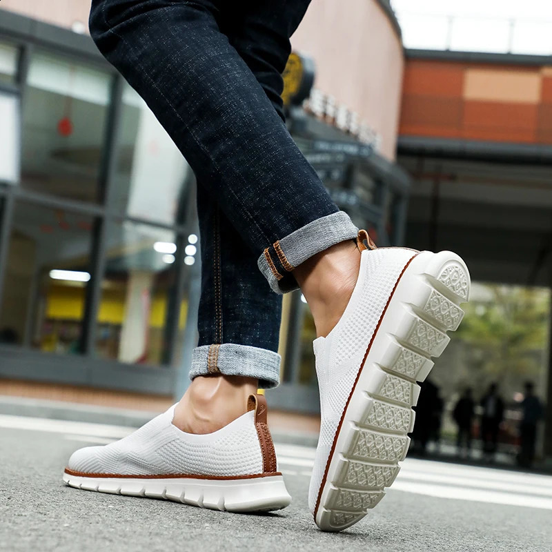 Mens sports shoes Mens sports shoes High quality summer fashion breathable mesh mens casual shoes Zapatillas Hombre 240827