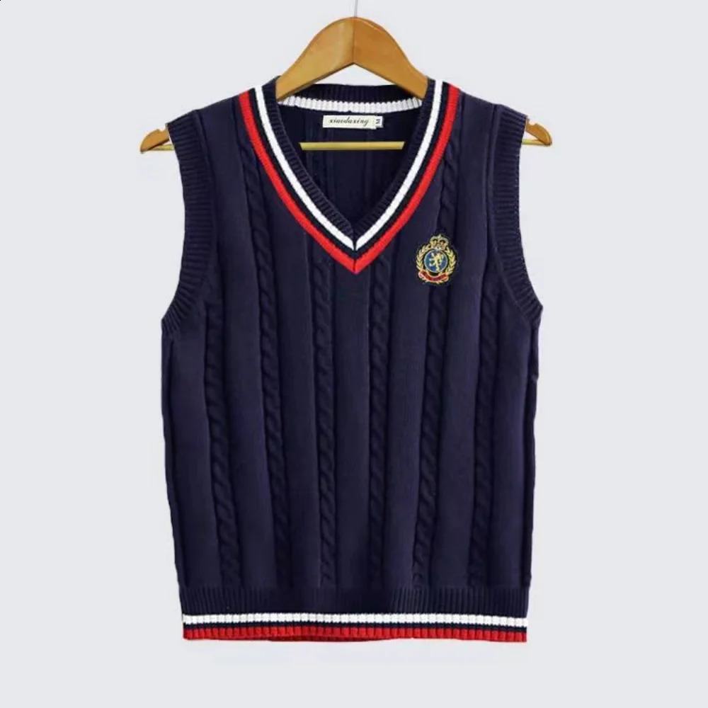 Preppy Men V-Neck Vest Casual Sleeveless Knit Sweater Japanese Boys Cotton Tank Top Vintage All-match Stripe Vest Comfortable 240826
