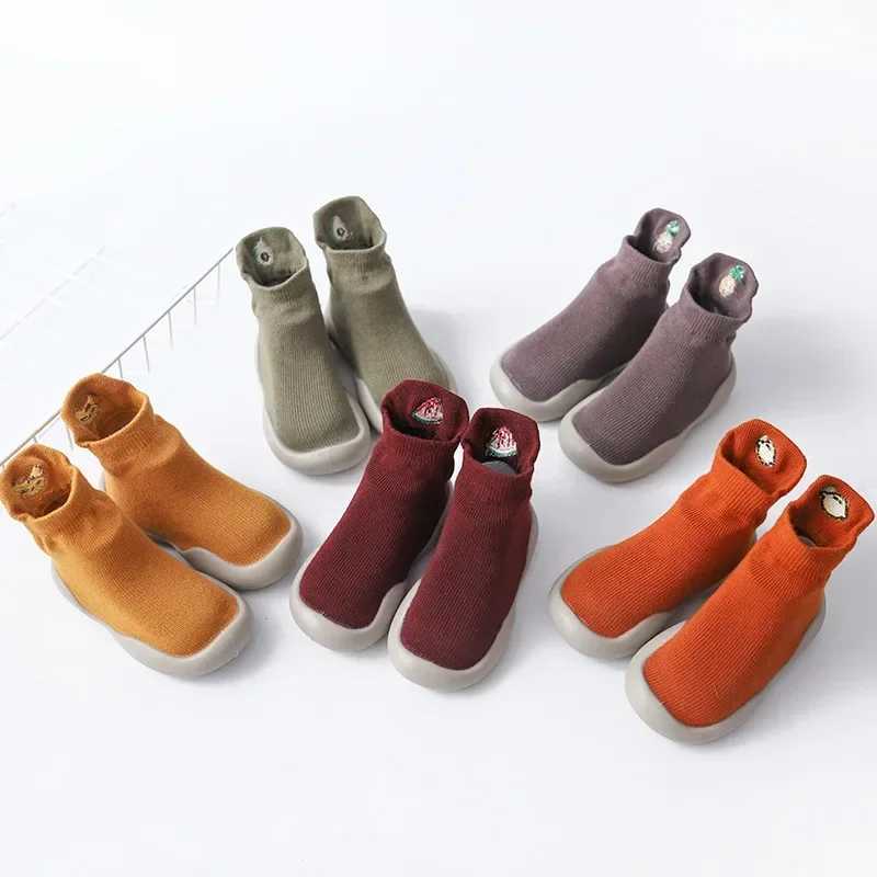 Childrens non slip shoes newborns infants girls cotton non slip floor socks baby boys rubber soles cartoon indoor sports shoes M240827