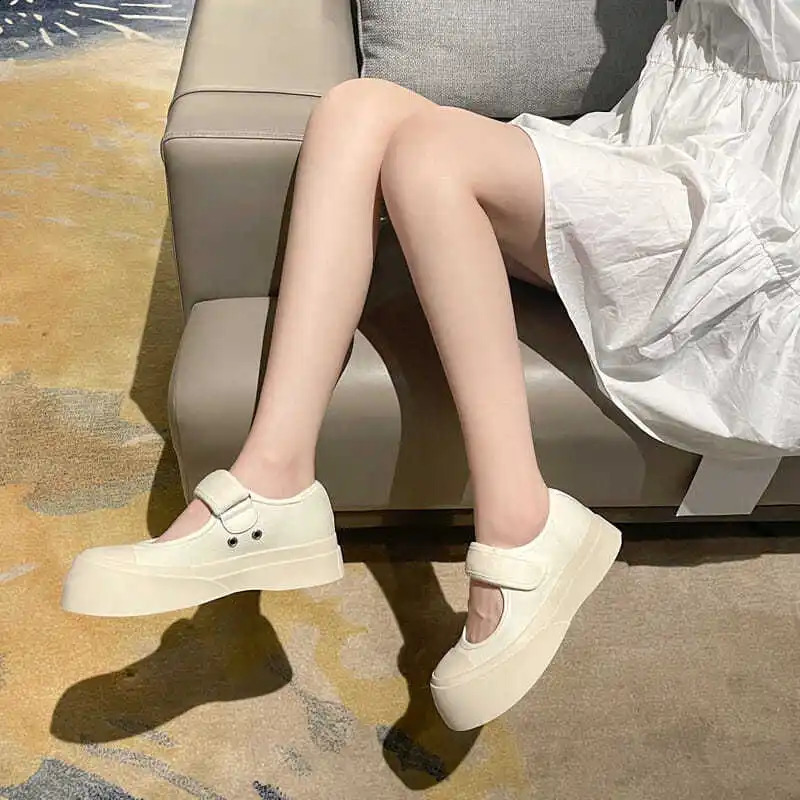 French womens shoes hook and loop casual platform fashionable comfortable simple hundred style daily girl Mary Jane retro shoes 240827