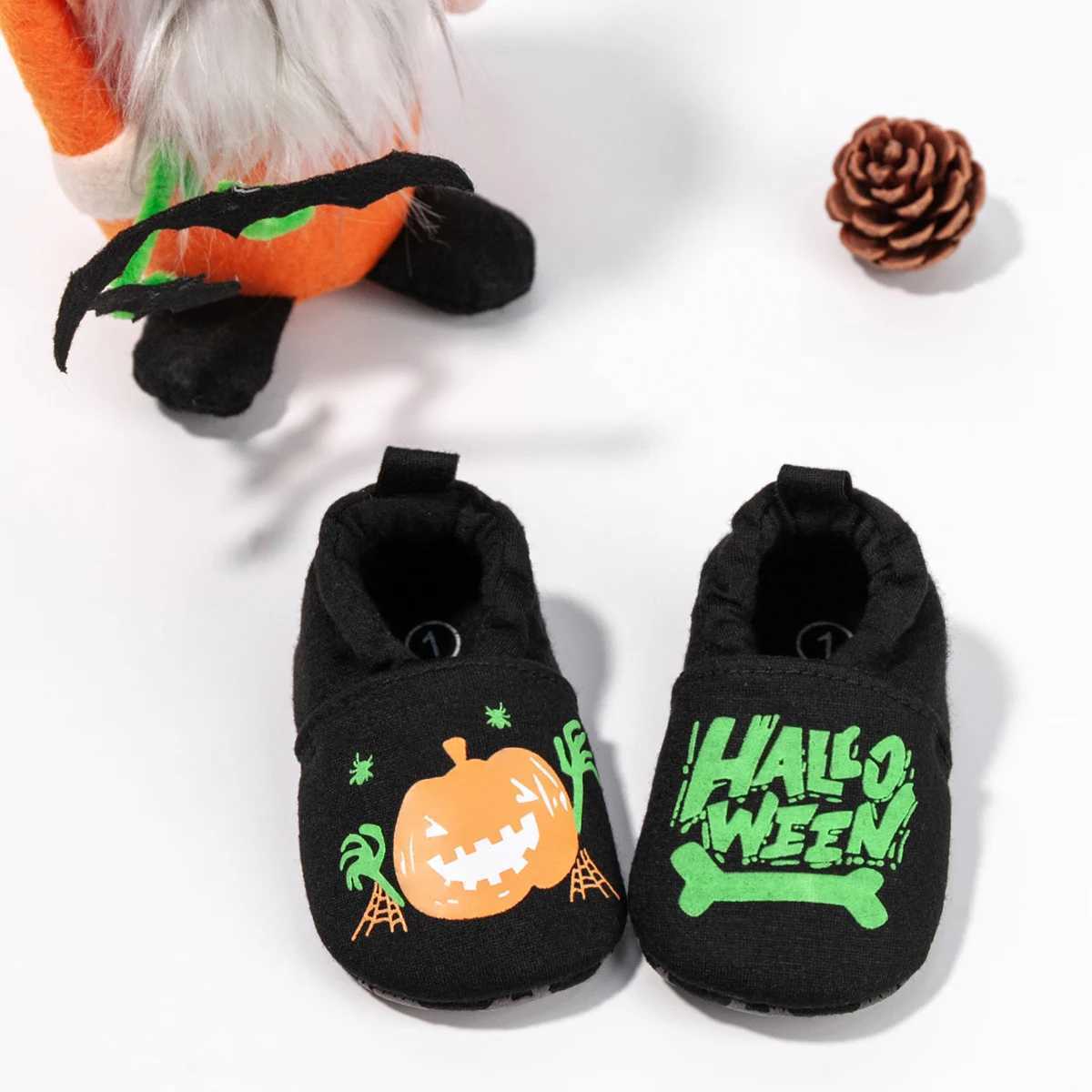 Baby shoes Halloween pumpkin alphabet not easy to take off shoes night light soft sole first walk baby crib shoes newborn M240827
