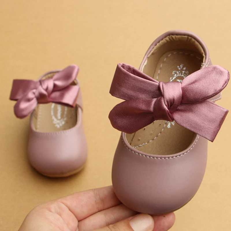 Chinese style bow knot baby newborn baby toddler baby baby crib shoes Pram soft sole pre traveler anti slip baby shoes M240827
