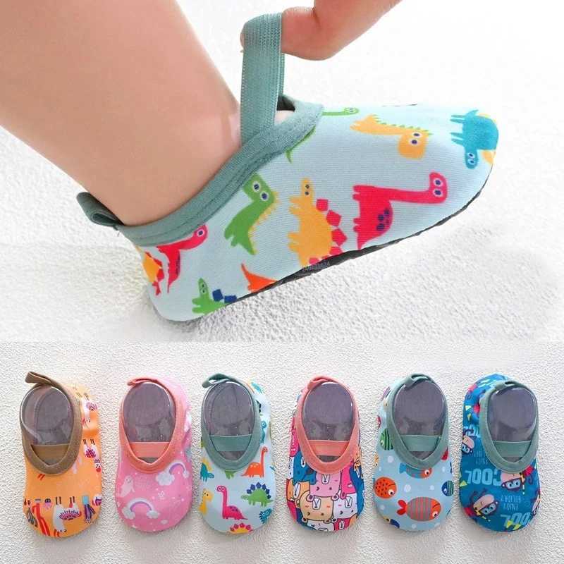 Baby anti slip socks cute childrens slides warm baby crib floor shoes for newborns with rubber soles suitable for children aged 0-24 months boys and t