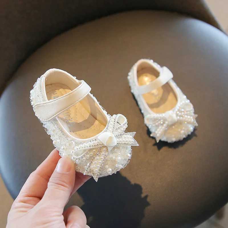 The first walker baby shoes girl bow single shoes pearl birthday gift princess little girl shoes baby wedding shoes M240827