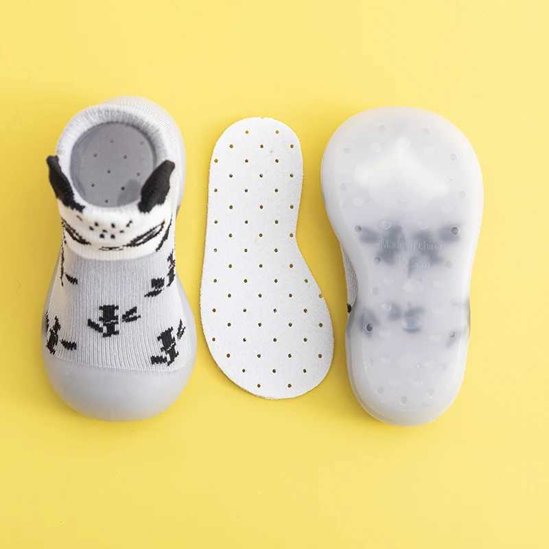 New autumn winter preschool baby first shoes 6M-3Y childrens indoor anti slip cartoon socks shoes rubber sole cotton pre walking shoes M240827
