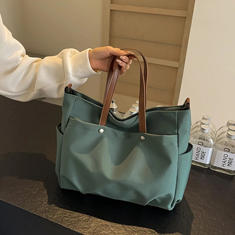 Large Capacity Nylon Material Tote Bag Casual And Simple Style Shoulder Bag For Women Daily Commute 240827