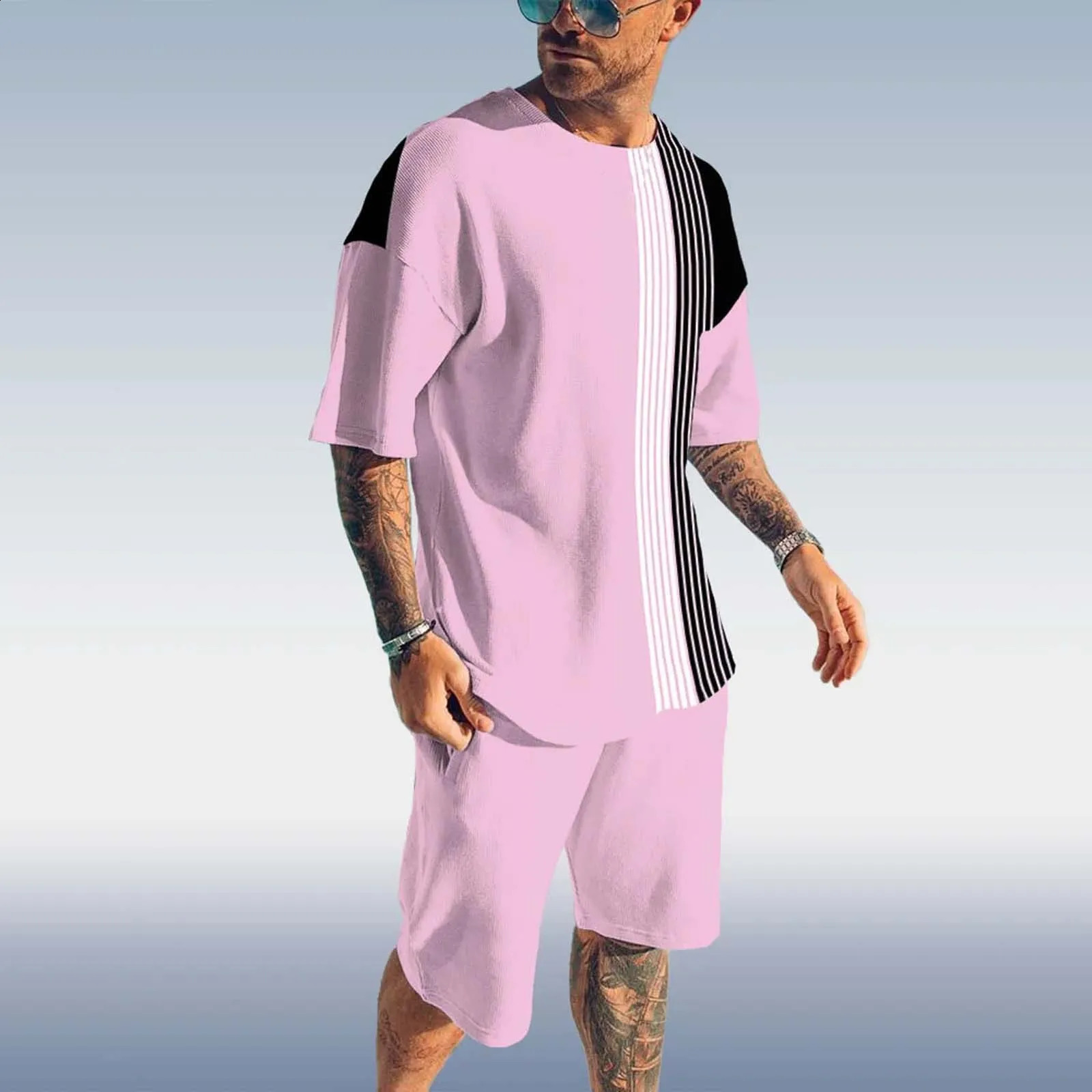 Large size loose casual mens summer sports set 2-piece Pathcwork striped printed short sleeved topshorts set 240827